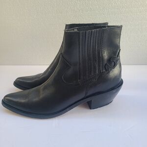 Urban Outfitters UO Tina Western Ankle Boots Size 8